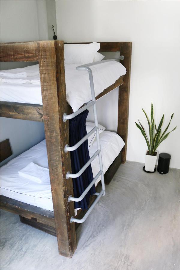 The Dorm Saigon (Adults Only) Vandrarhem Ho Chi Minh-staden Rum bild